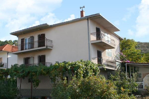 Mravak Apartments 特罗吉尔 外观 照片