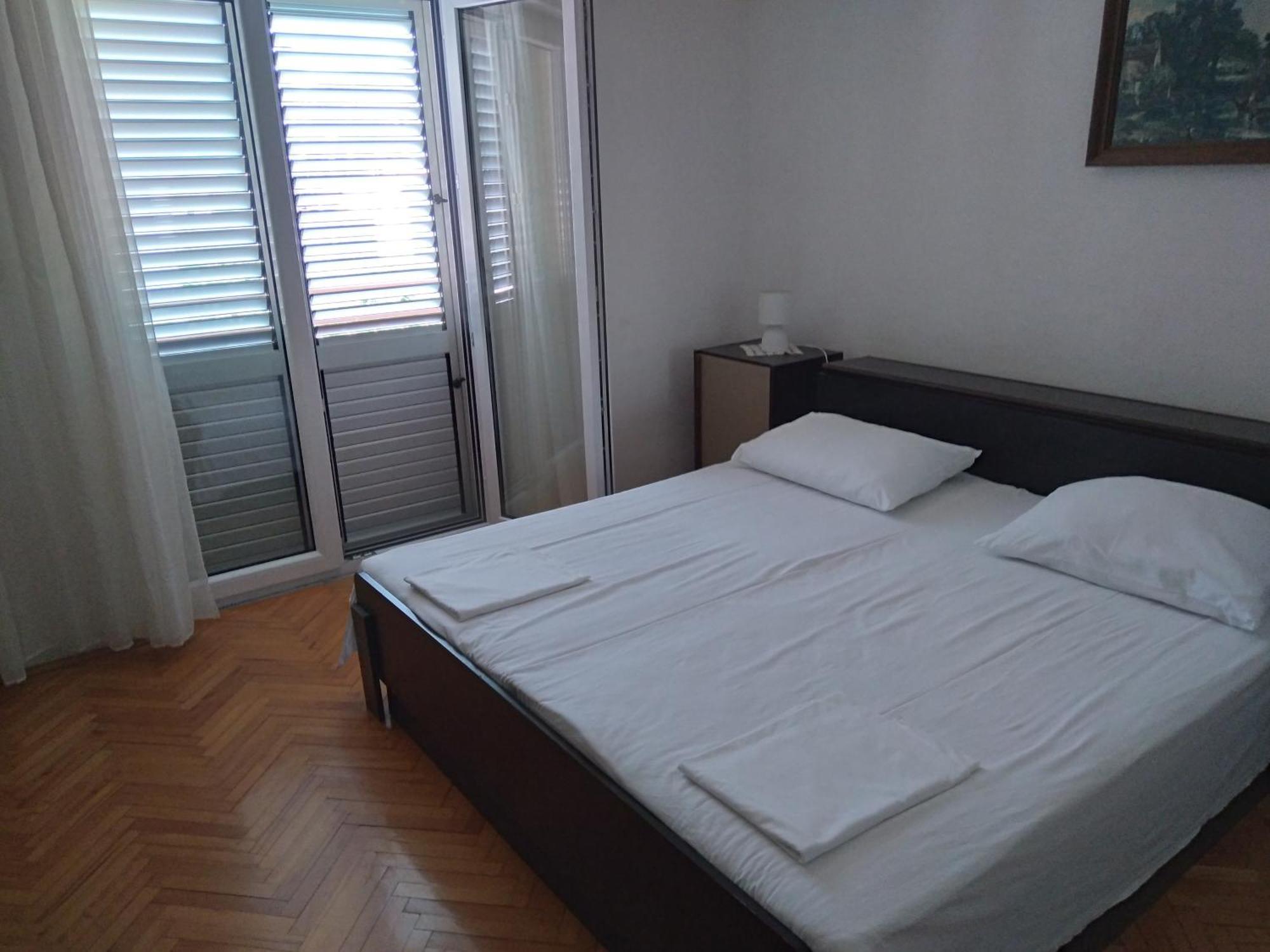 Mravak Apartments 特罗吉尔 外观 照片