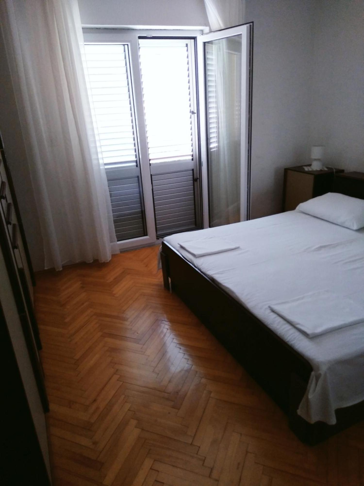 Mravak Apartments 特罗吉尔 外观 照片
