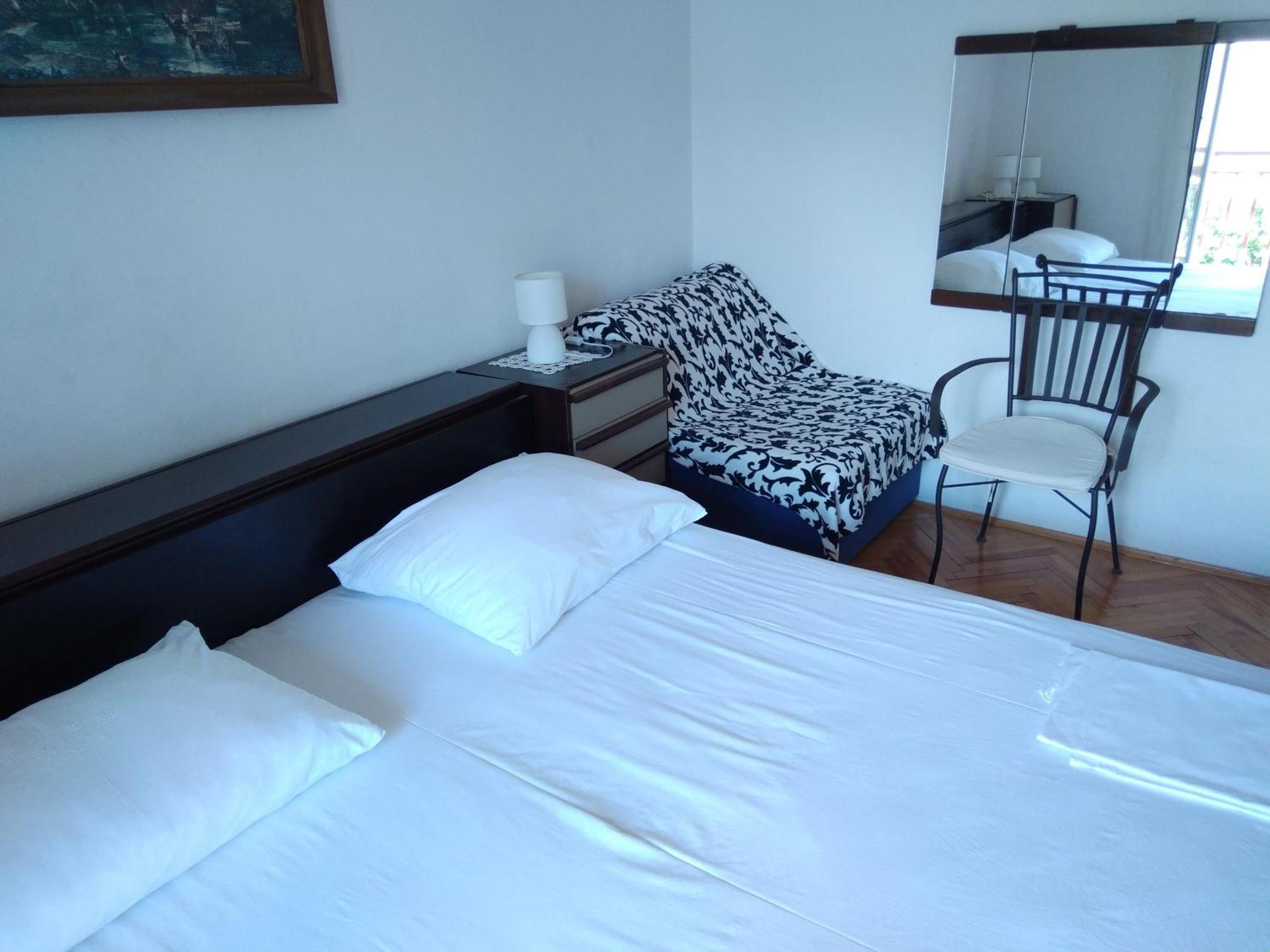 Mravak Apartments 特罗吉尔 外观 照片