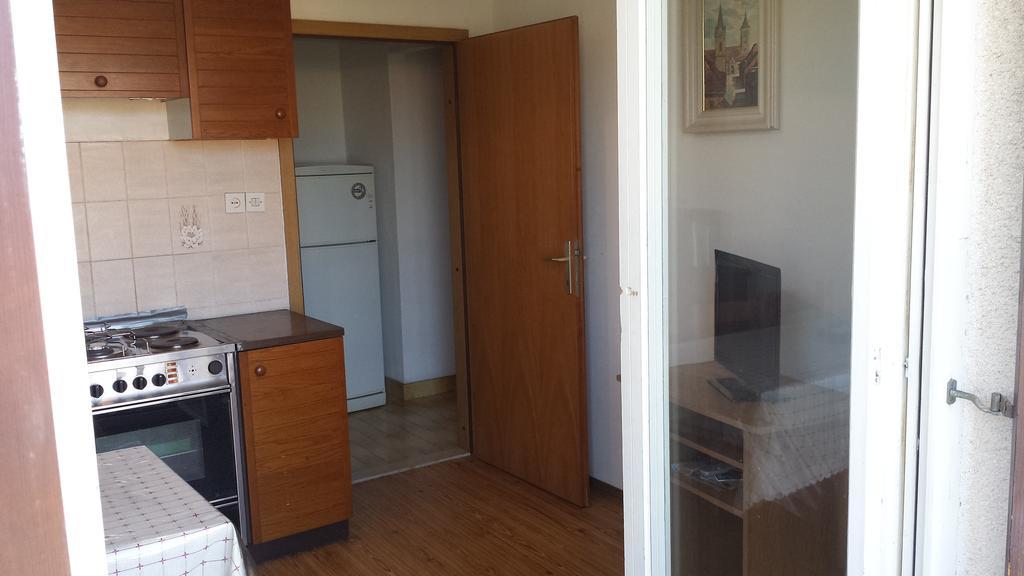 Mravak Apartments 特罗吉尔 外观 照片