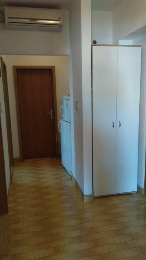 Mravak Apartments 特罗吉尔 外观 照片